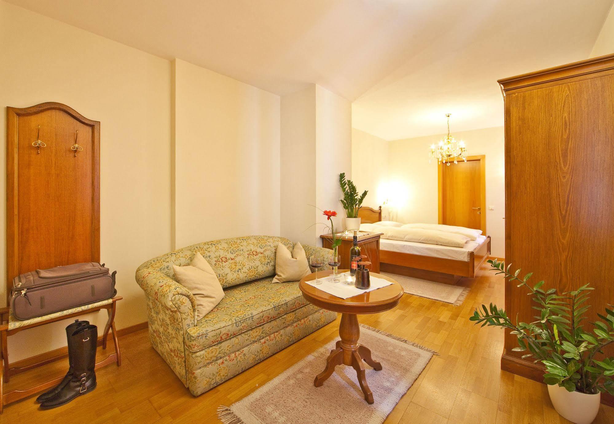 Hotel Tyrol Ora / Auer Εξωτερικό φωτογραφία